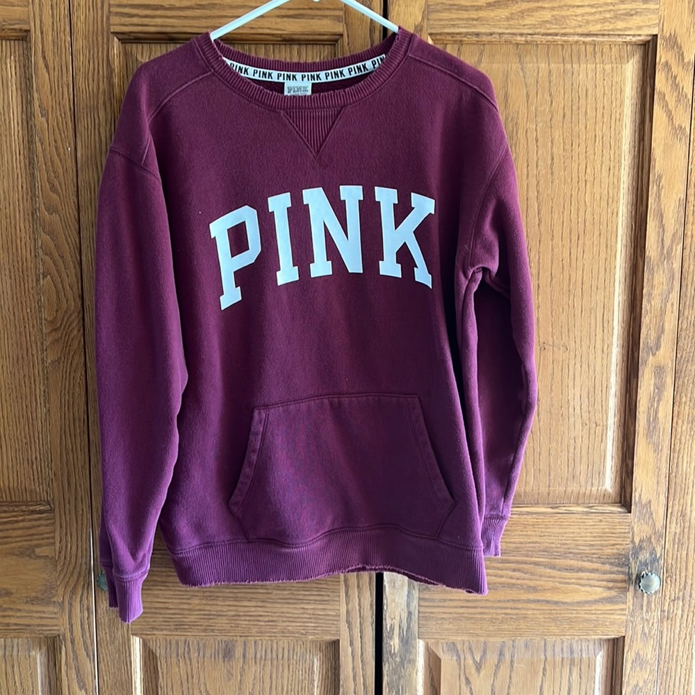 Pink sweatshirt with front pocket